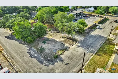 308 E Guadalupe Street, Victoria, TX 77901 - Photo 3