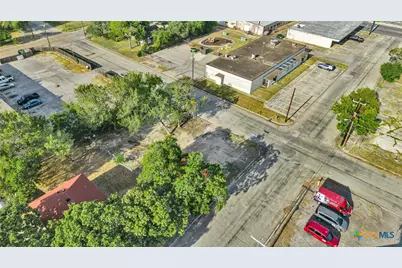 308 E Guadalupe Street, Victoria, TX 77901 - Photo 5