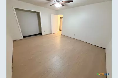2202 E Loma Vista Avenue, Victoria, TX 77901 - Photo 11