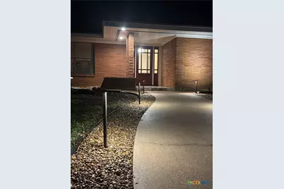 2202 E Loma Vista Avenue, Victoria, TX 77901 - Photo 5