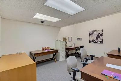 111 E Gonzales Street, Seguin, TX 78155 - Photo 31