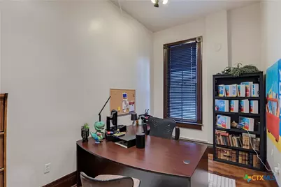 111 E Gonzales Street, Seguin, TX 78155 - Photo 11