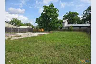 1003 E Virginia Avenue, Victoria, TX 77901 - Photo 3