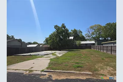 1003 E Virginia Avenue, Victoria, TX 77901 - Photo 1