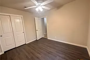 2020 Meadow View Dr, San Marcos, TX 78666 - Photo 13