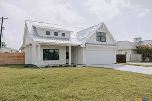2717 Lakeview Dr, Rockport, TX 78382 - Photo 1