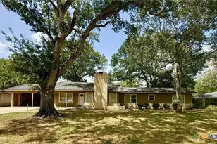 308 Louise St, Edna, TX 77957 - Photo 1