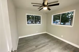 2018 Sherman St, Seguin, TX 78155 - Photo 13