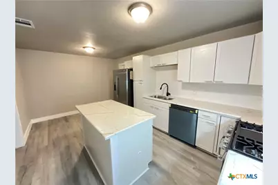 2018 Sherman Street, Seguin, TX 78155 - Photo 5