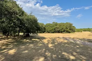745 S Rocky Trail, Lampasas, TX 76550 - Photo 3