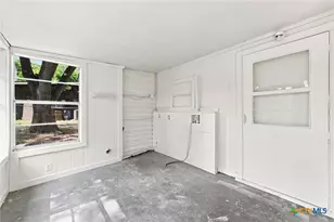 1319 S 37th St, Temple, TX 76504 - Photo 19