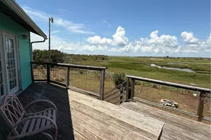 428 Marlin Dr, Palacios, TX 77465 - Photo 3