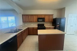 811 Shadow Creek Blvd, Buda, TX 78610 - Photo 3