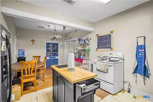 520 E First St, Cuero, TX 77954 - Photo 11
