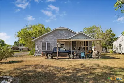 520 E First Street, Cuero, TX 77954 - Photo 3