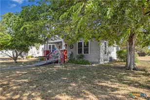 520 E First St, Cuero, TX 77954 - Photo 5
