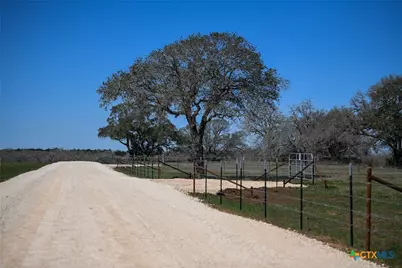 1018 Main Loop Road, Waelder, TX 78959 - Photo 7