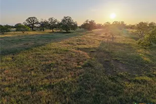 1018 Main Loop Rd, Waelder, TX 78959 - Photo 1
