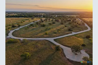 1018 Main Loop Road, Waelder, TX 78959 - Photo 5