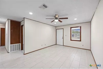 710 Courtney Street, Edna, TX 77957 - Photo 5