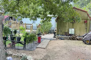 802 N Glass St, Franklin, TX 77856 - Photo 5