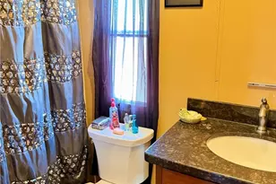 802 N Glass St, Franklin, TX 77856 - Photo 23