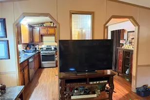 802 N Glass St, Franklin, TX 77856 - Photo 17