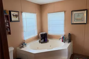 802 N Glass St, Franklin, TX 77856 - Photo 13