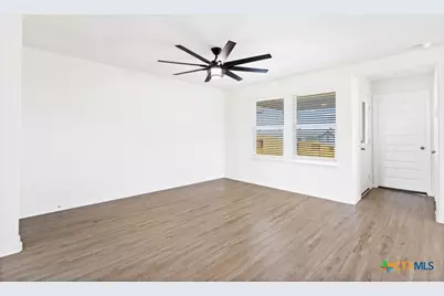 11221 Hollinger Circle, Converse, TX 78109 - Photo 11