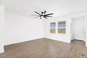 11221 Hollinger Cir, Converse, TX 78109 - Photo 11