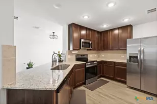 11221 Hollinger Cir, Converse, TX 78109 - Photo 7