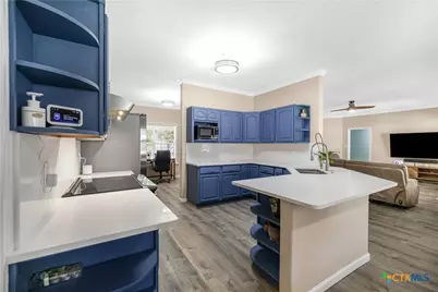 126 Lakeview Drive, Victoria, TX 77905 - Photo 9