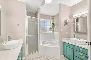 126 Lakeview Dr, Victoria, TX 77905 - Photo 15