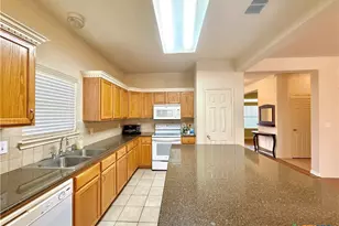 106 Heritage Oak Ct, Victoria, TX 77901 - Photo 9