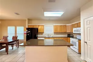 106 Heritage Oak Ct, Victoria, TX 77901 - Photo 13