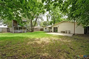 201 Hillcrest Dr, Luling, TX 78648 - Photo 17