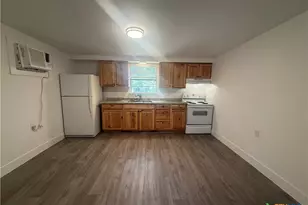 1007 Hackberry St, San Marcos, TX 78666 - Photo 5