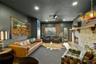 371 W Lincoln St, New Braunfels, TX 78130 - Photo 23