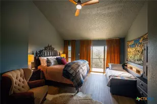 371 W Lincoln St, New Braunfels, TX 78130 - Photo 11