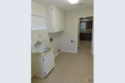 900 Boenig Street, Seguin, TX 78155 - Photo 25