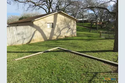 900 Boenig Street, Seguin, TX 78155 - Photo 31