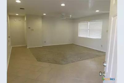 900 Boenig Street, Seguin, TX 78155 - Photo 11