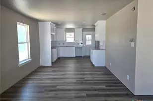 502 N 14th St, Gatesville, TX 76528 - Photo 3