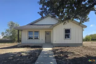 502 N 14th St, Gatesville, TX 76528 - Photo 1