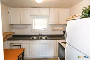 506 Krause St, Victoria, TX 77901 - Photo 13