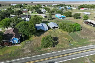 306 Main St, Austwell, TX 77950 - Photo 37