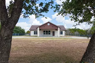 534 County Rd 3081, Lampasas, TX 76550 - Photo 3