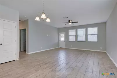 1945 Edelweiss, New Braunfels, TX 78130 - Photo 5