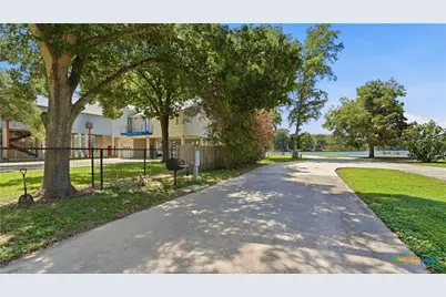 152 Lakeside Drive, Seguin, TX 78155 - Photo 11