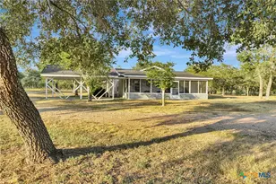 351 Sulphur Estates Rd, Victoria, TX 77905 - Photo 5